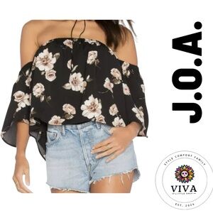 J.O.A. Los Angeles Black Floral Off-Shoulder TopSize: Small FLOWER TOP